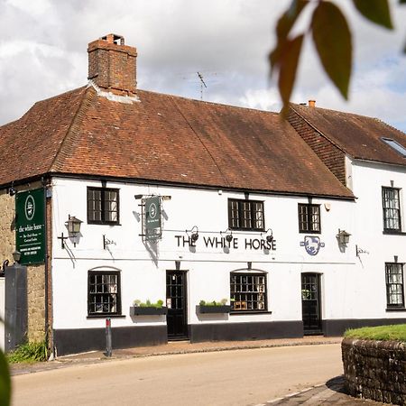 Отель The White Horse, Rogate Питерсфилд Экстерьер фото
